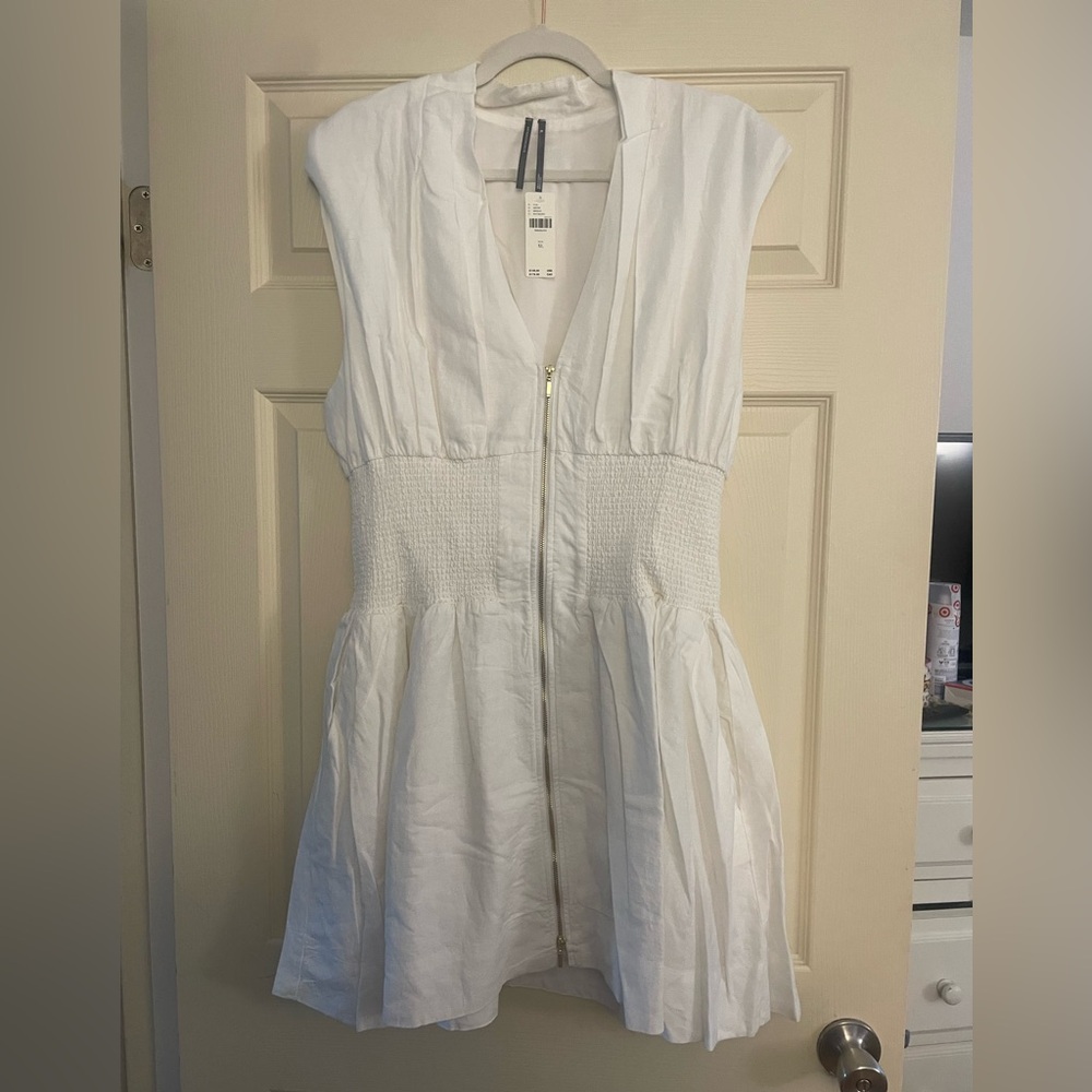 The Tommie Cap-Sleeve Linen Smocked Front-Zip Mini Shirt Dress - Picture 4 of 6